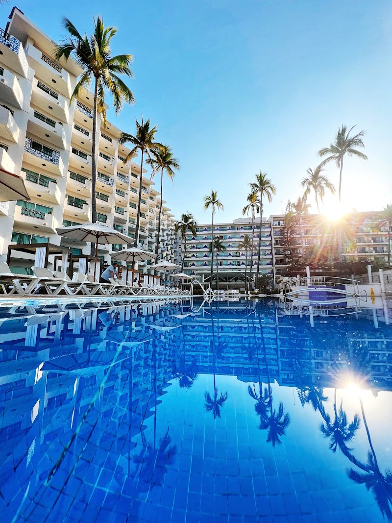 Crown Paradise Golden Puerto Vallarta