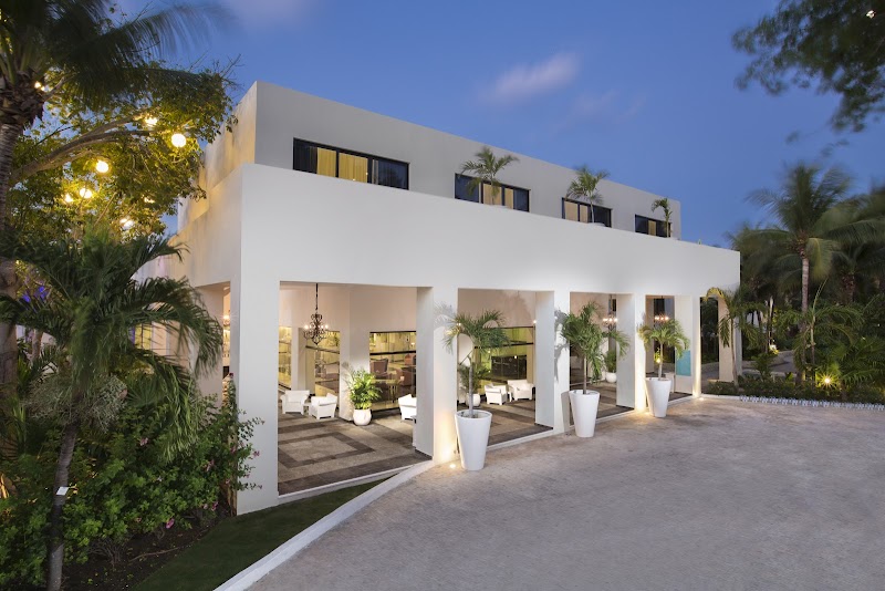 Grand Oasis Riviera