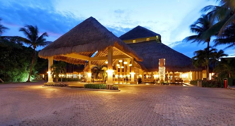 Grand Palladium Colonial Resort & Spa