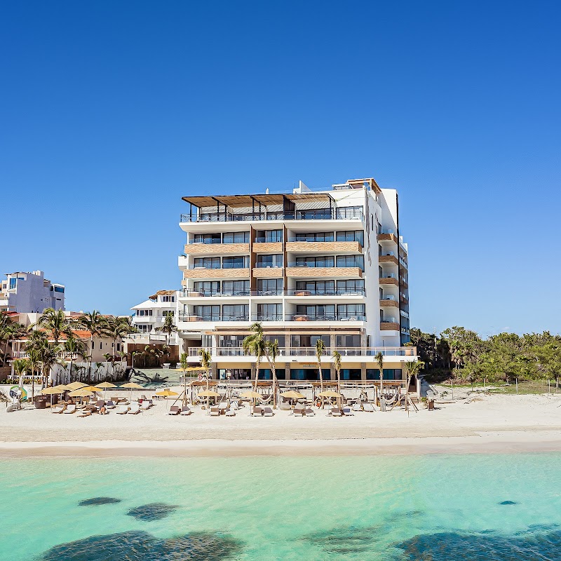 The Fives Oceanfront Puerto Morelos